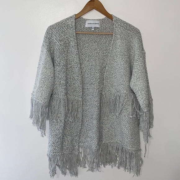 Cupcakes & Cashmere Calypso Fringe Cardigan - Picture 3 of 7